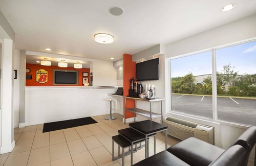 National Gardens Hotel | Super 8 by Wyndham Ormond Beach