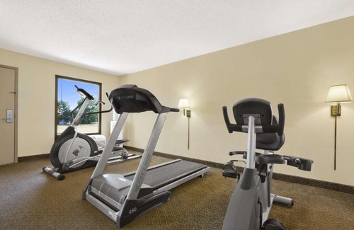 Oxford Hotel | Super 8 by Wyndham Oxford