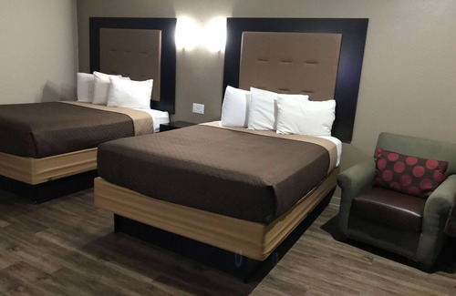 South Pensacola Hotel | Super 8 by Wyndham Pensacola NAS Area