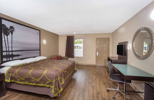 South Pensacola Hotel | Super 8 by Wyndham Pensacola NAS Area