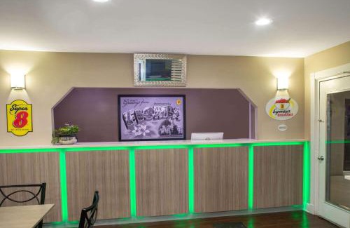 South Pensacola Hotel | Super 8 by Wyndham Pensacola NAS Area