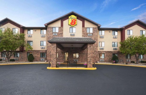 Peoria Hotel | Super 8 by Wyndham Peoria