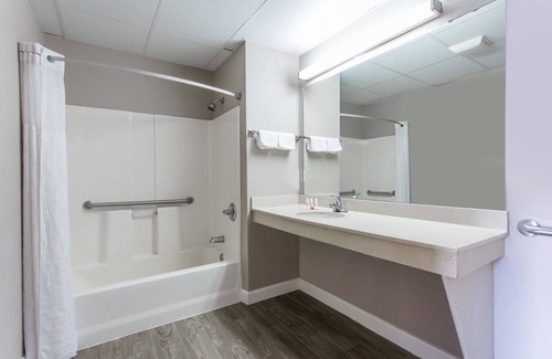 Petersburg Hotel | Super 8 by Wyndham Petersburg