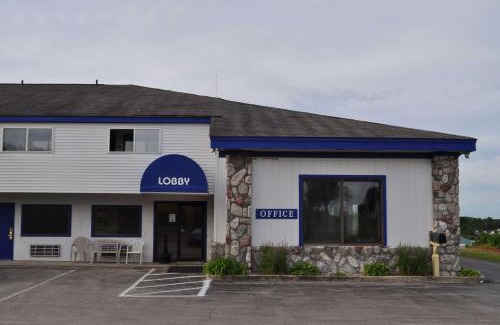 Petoskey Hotel | Super 8 by Wyndham Petoskey
