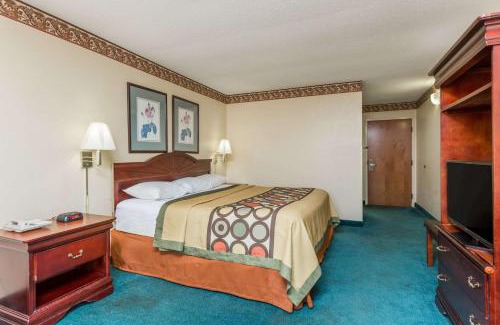 Powdersville Hotel | Super 8 by Wyndham Piedmont Greenville Area