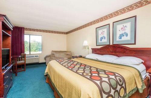 Powdersville Hotel | Super 8 by Wyndham Piedmont Greenville Area