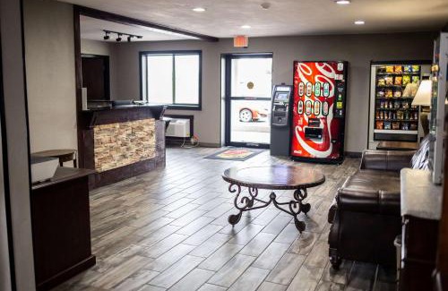 Poplar Bluff Hotel | Super 8 by Wyndham Poplar Bluff Missouri