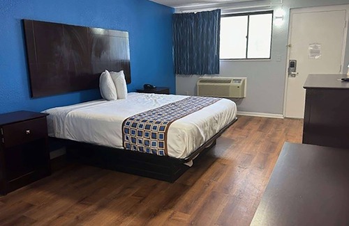 Portsmouth Hotel | Super 8 by Wyndham Portsmouth - Norfolk