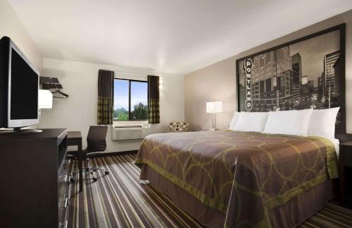 Parkrose Hotel | Super 8 by Wyndham Portland Airport