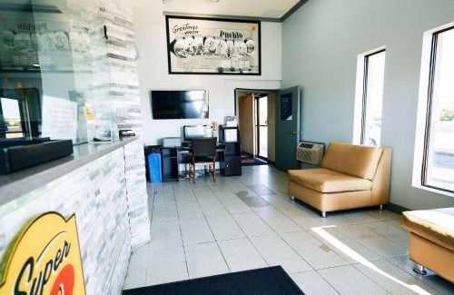 Pueblo Hotel | Super 8 by Wyndham Pueblo