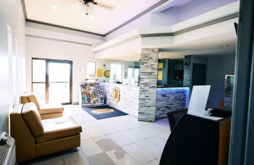 Pueblo Hotel | Super 8 by Wyndham Pueblo