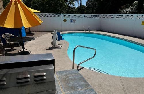 Red Bluff Hotel | Super 8 by Wyndham Red Bluff