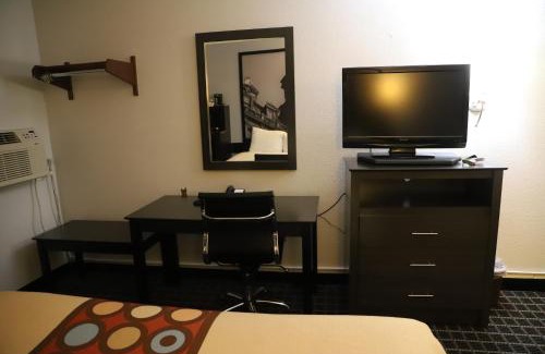 Mosby Hotel | Super 8 by Wyndham Richmond Airport VA