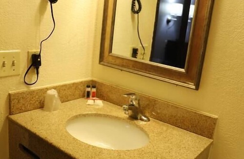 Mosby Hotel | Super 8 by Wyndham Richmond Airport VA