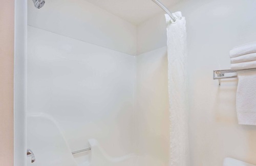 Rochelle Hotel | Super 8 by Wyndham Rochelle