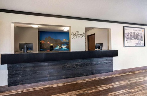 Spokane Valley Hotel | Super 8 by Wyndham Spokane Valley