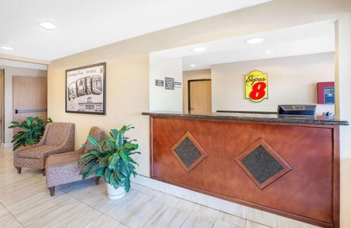 Seville Hotel | Super 8 by Wyndham Seville