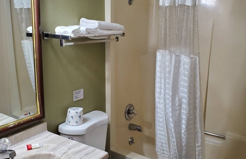 Shelton Hotel | Super 8 by Wyndham Shelton