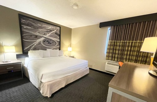 St. Charles Hotel | Super 8 by Wyndham St Charles