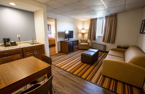 State College Hotel | Super 8 by Wyndham State College