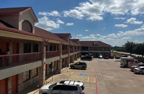 Stafford Hotel | Super 8 by Wyndham Stafford Sugarland Area