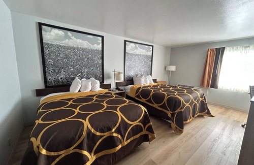 Sterling Hotel | Super 8 by Wyndham Sterling CO