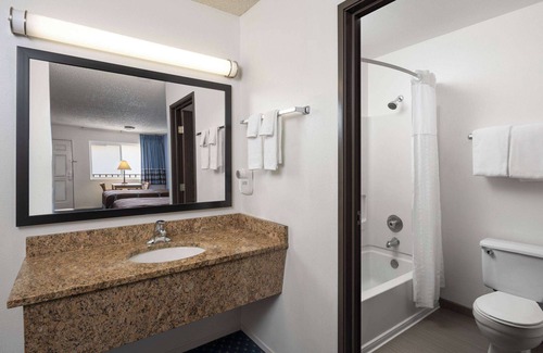 Susanville Hotel | Super 8 by Wyndham Susanville