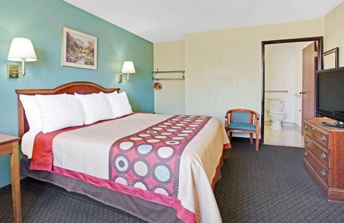 Downtown Tucson Hotel | Super 8 by Wyndham Tucson Downtown Convention Center