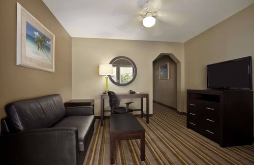Tupelo Hotel | Super 8 by Wyndham Tupelo Airport