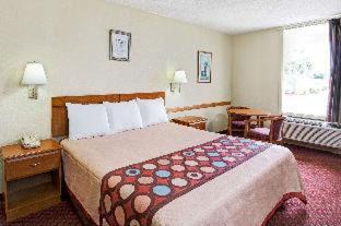 Walterboro - St. George Hotel | Super 8 by Wyndham Walterboro