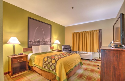 Waterloo Hotel | Super 8 by Wyndham Waterloo