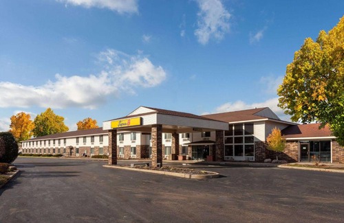 Wausau Hotel | Super 8 by Wyndham Wausau