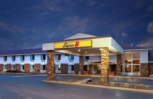 Wausau Hotel | Super 8 by Wyndham Wausau
