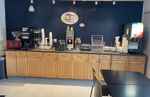 Wooster Hotel | Super 8 by Wyndham Wooster