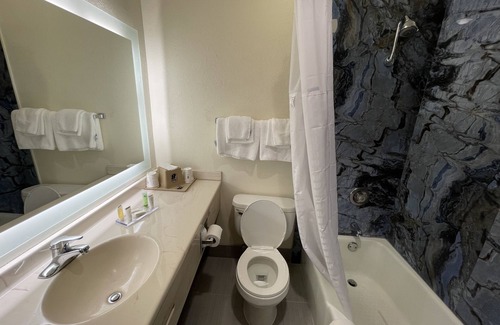 Wooster Hotel | Super 8 by Wyndham Wooster
