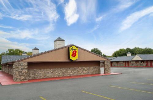 Youngstown Hotel | Super 8 by Wyndham Youngstown Girard
