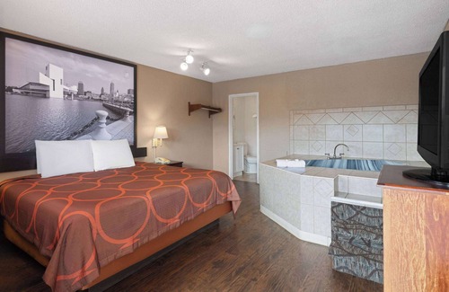 Youngstown Hotel | Super 8 by Wyndham Youngstown/Girard