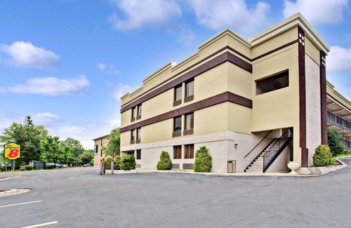 Southwest Raleigh Hotel | Super 8 Downtown Raleigh