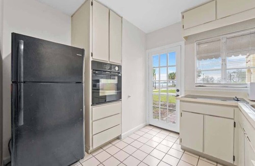 Historic Downtown Kissimmee House | SUPER BOHO - At Lake Toho, Fishing, VINTaGE VIBEs