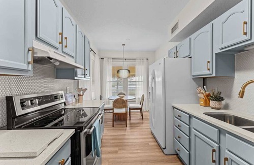 Historic Downtown Kissimmee House | SUPER BOHO - LAKE TOHO, FISHiNG, WATER FRONTs