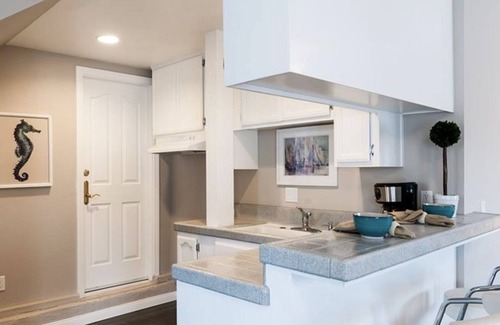 The Strand Apartment | Super Bowl Studio By The Beach