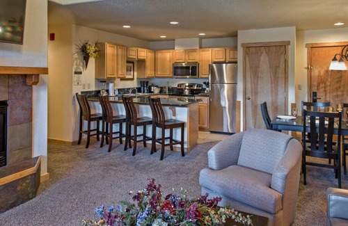 Four O'Clock Condo | Super Bowl weekend Ski-in/Ski-out 2 Bedroom 5 Star Grand Timber Breckenridge