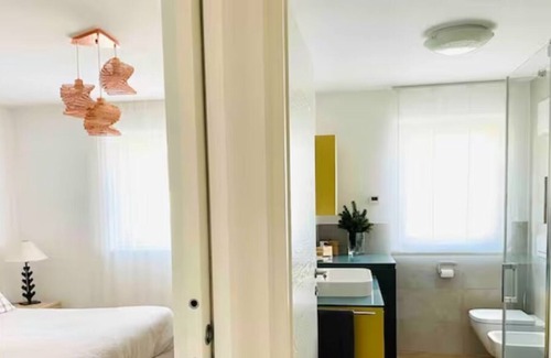 Old Town Apartment | Super central, brand new and sunny, in downtown!