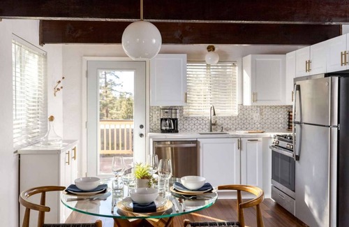 Big Bear Lake Cabin | Super Clean Mid-Century Cabin, Walk to Lake, Hot Tub, Village, Mtn Bike, Hiking!