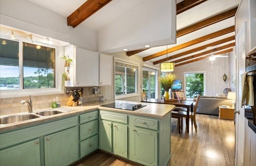 Lake Ozark House | SUPER CLEAN! private dock & lrg outdoor living w/bar - big cove w kayak & SUP