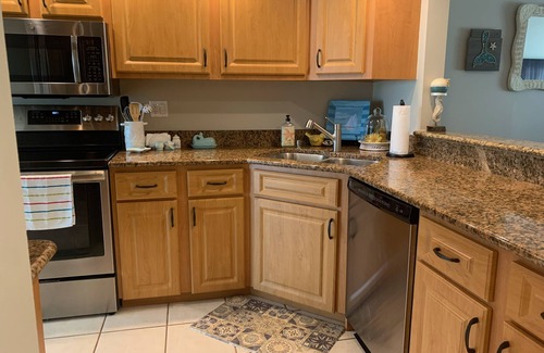 Holmes Beach Condo | SUPER CLEAN @ Sunbow Bay. Sleeps 6, easy walk to gulf/groceries, nice amenities!