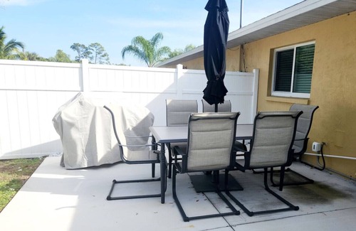 Naples Park House | Super close to the beach. Private Hot Tub Backyard