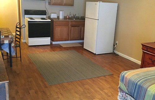 Sterling Cottage | Super comfortable Alaska Cottage or Kitchenette.