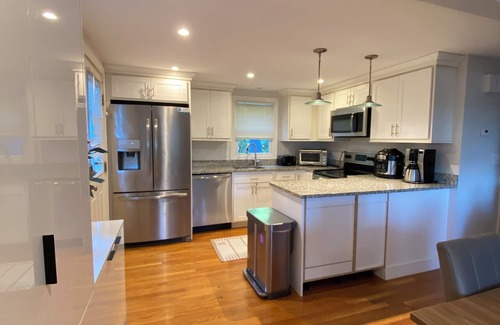 Oak Square House | super convenient 3-bedroom 2-bath house with Backyard in Boston