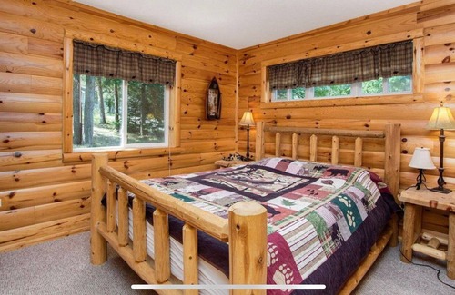 Johannesburg Cabin | Super Cozy Cottage on the Lake